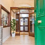 Hostal Gardiner House *