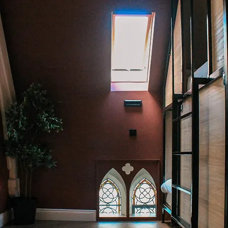Gardiner House Hostel