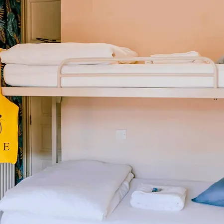 Gardiner House بيت شباب