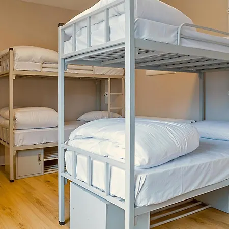 بيت شباب Gardiner House *