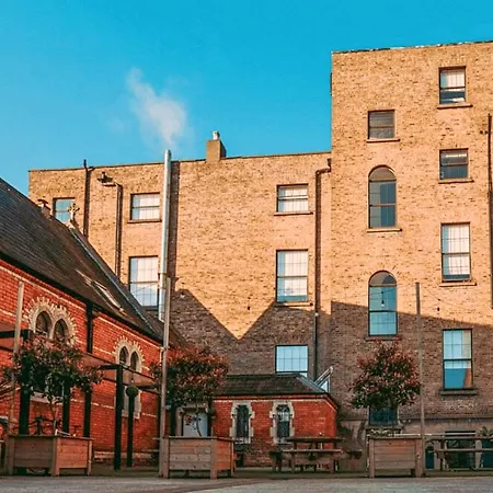 Gardiner House Hostel