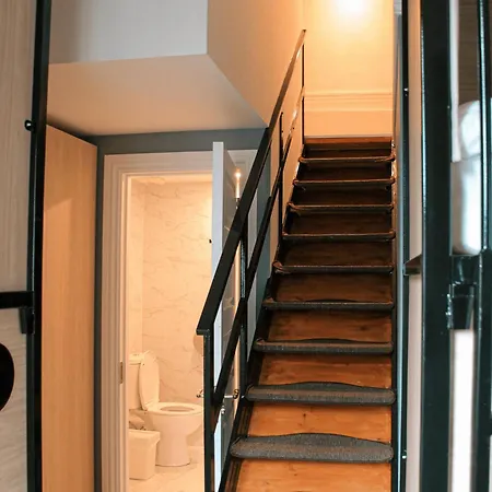 Gardiner House Vandrarhem *