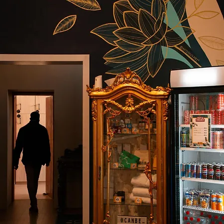 Gardiner House Hostel *